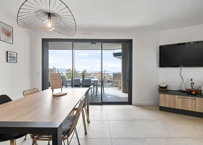 Agosta Sea View פורטיסיו